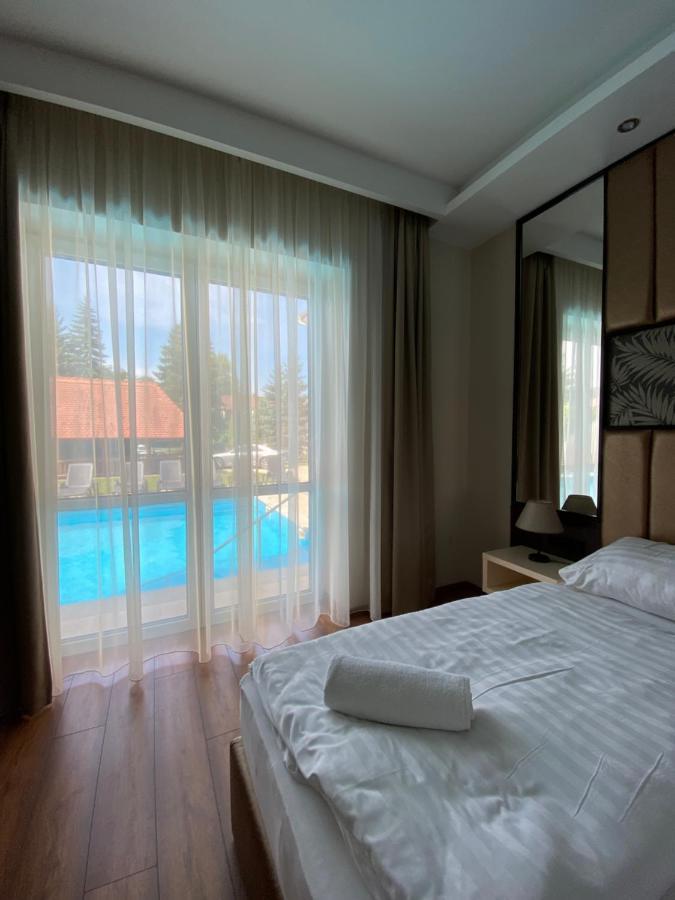 Villa Park Panzio Сильвашварад Экстерьер фото
