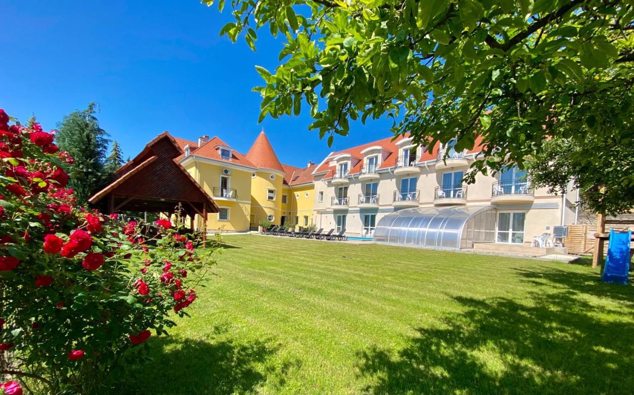 Villa Park Panzio Сильвашварад Экстерьер фото