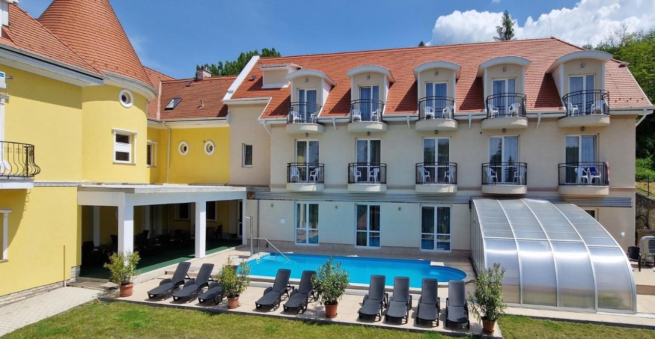Villa Park Panzio Сильвашварад Экстерьер фото