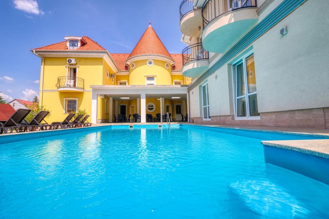 Villa Park Panzio Сильвашварад Экстерьер фото